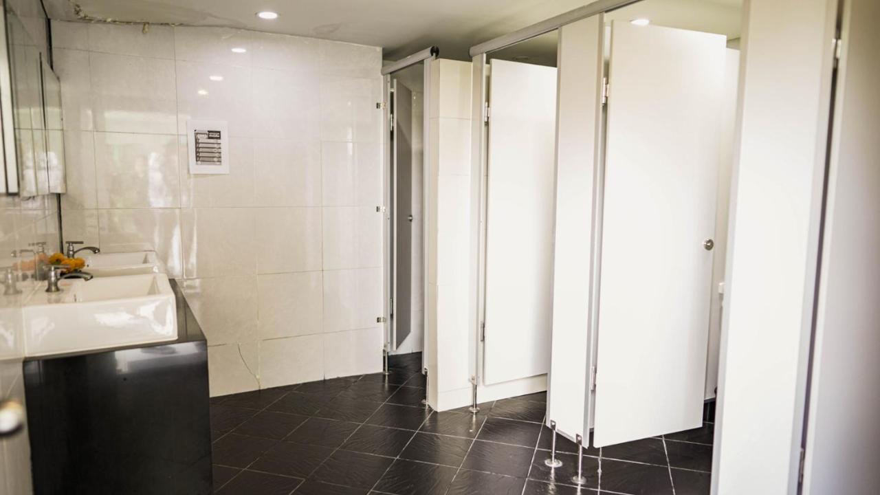 RoomQuest Don Mueang Airport Bangkok Bagian luar foto